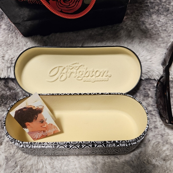 New Brighton Sunglasses - Picture 12 of 12